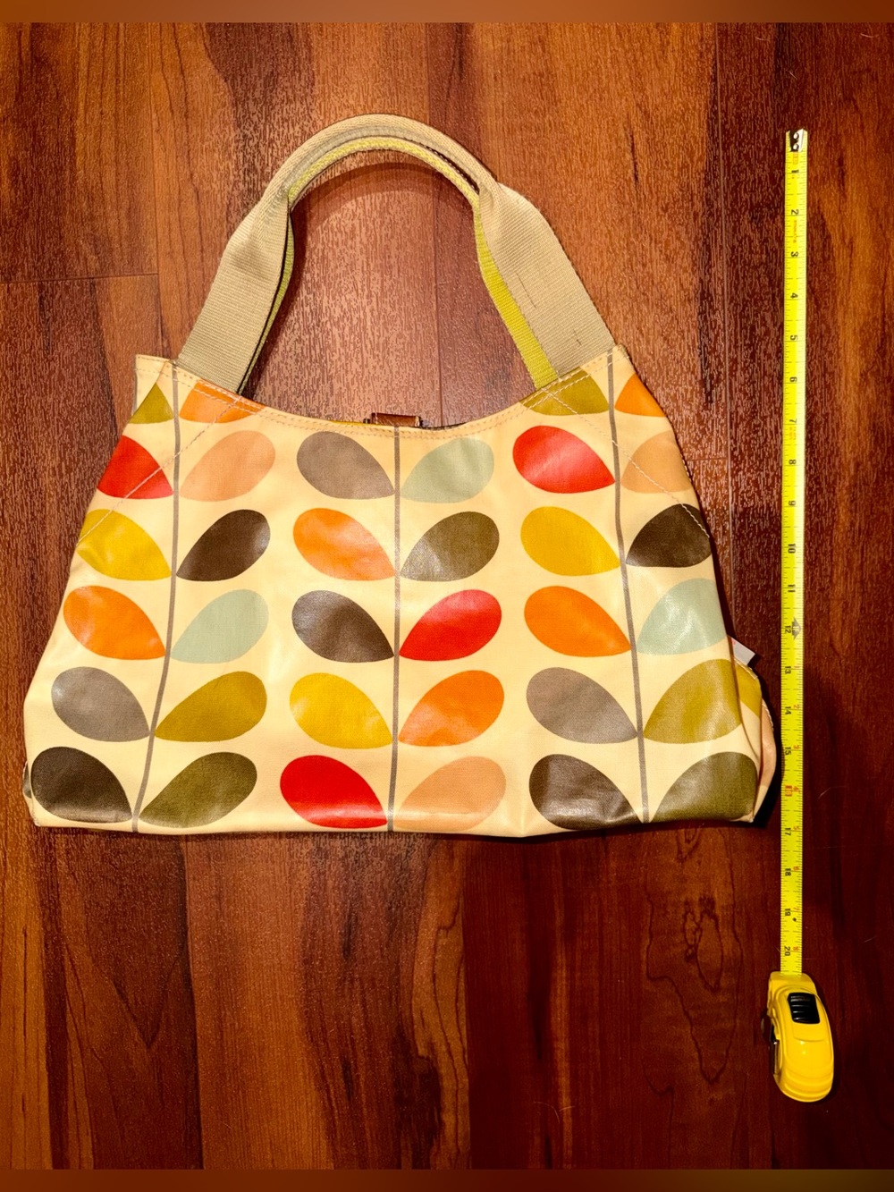 Orla Kiely Classic Multi Stem Shoulder Bag featuring a signature colorful leaf - Picture 14 of 15